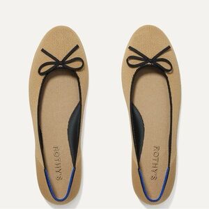 Rothy’s The Ballet Flat Beige and Black size 7.5- Excellent Condition!